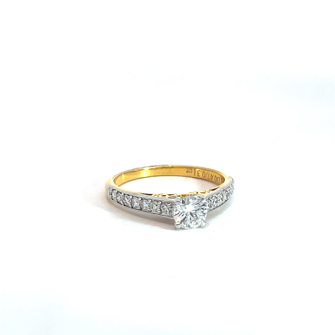 DIAMOND RING