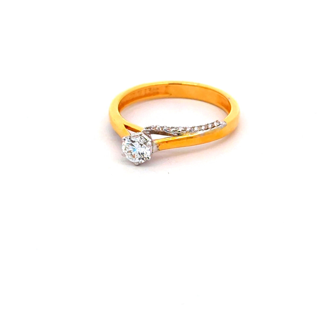 DIAMOND RING