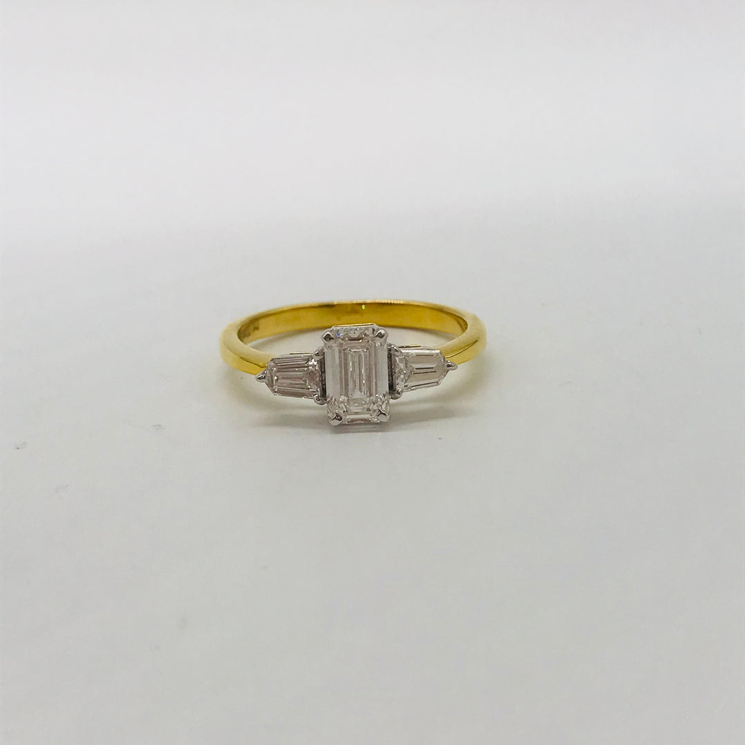 DIAMOND RING