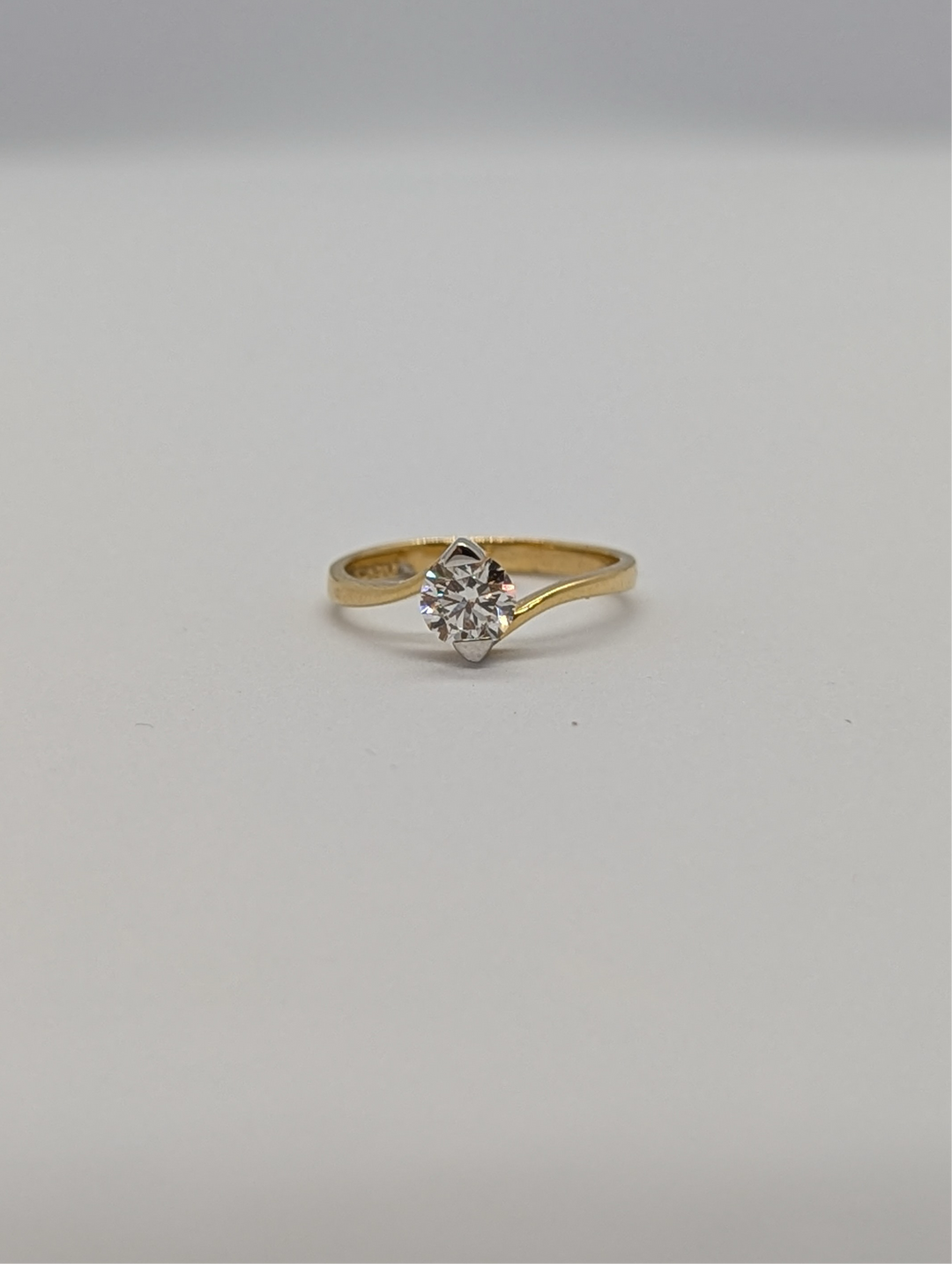 DIAMOND RING