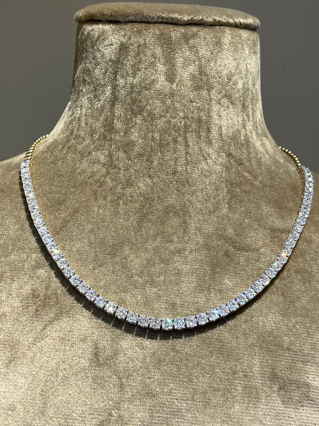 DIAMOND NECKLACE