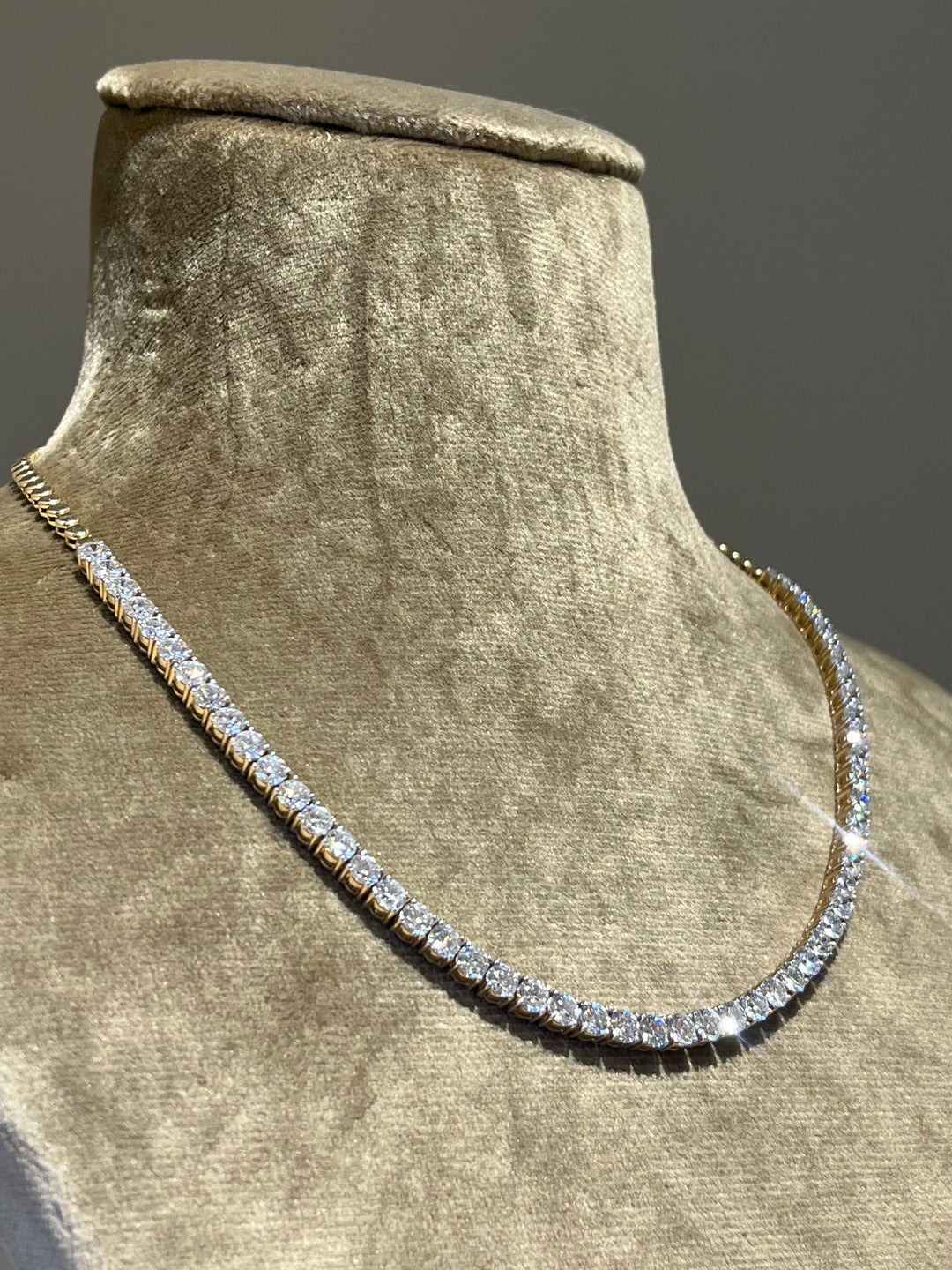 DIAMOND NECKLACE
