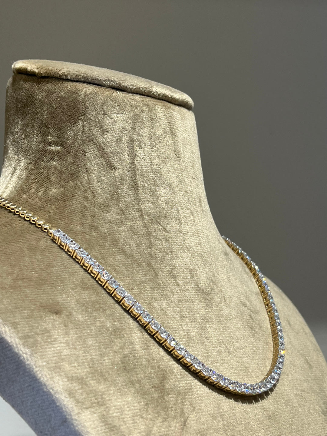 DIAMOND NECKLACE
