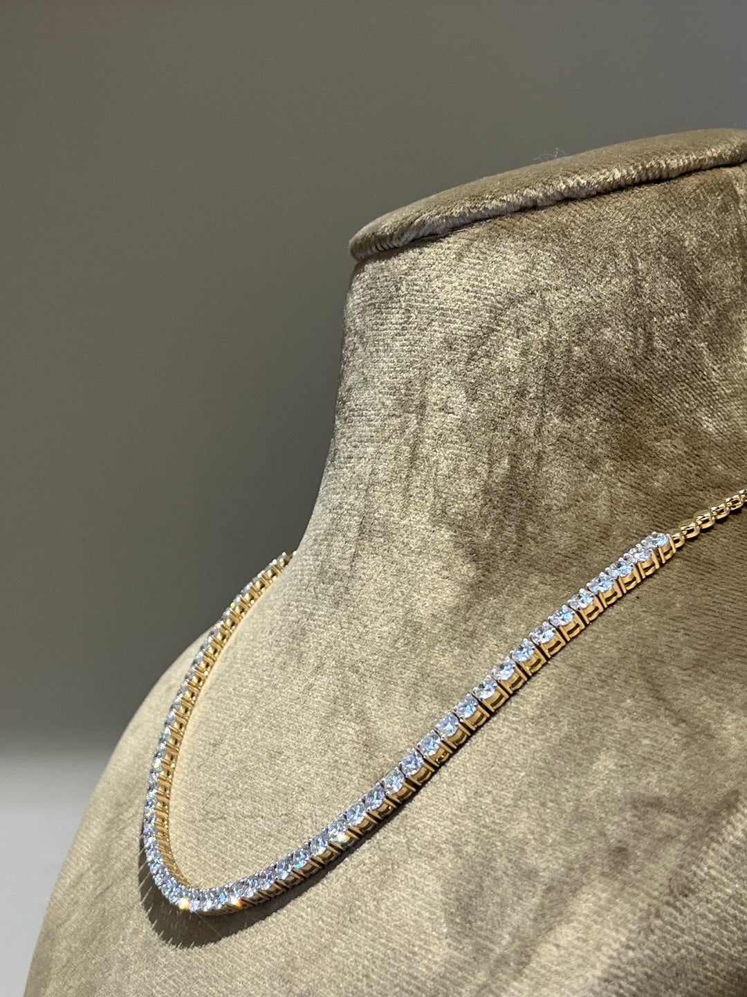 DIAMOND NECKLACE