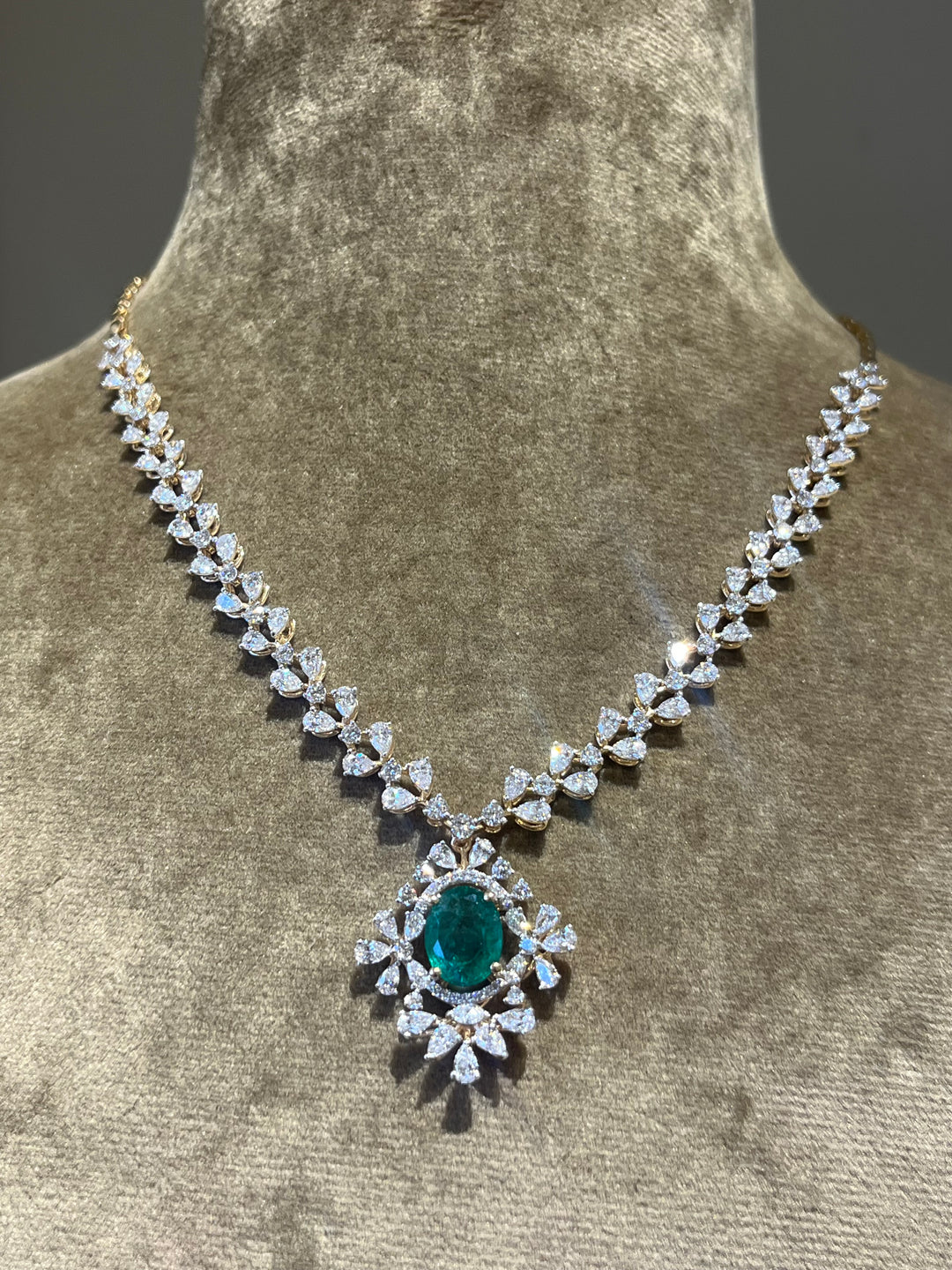 DIAMOND NECKLACE