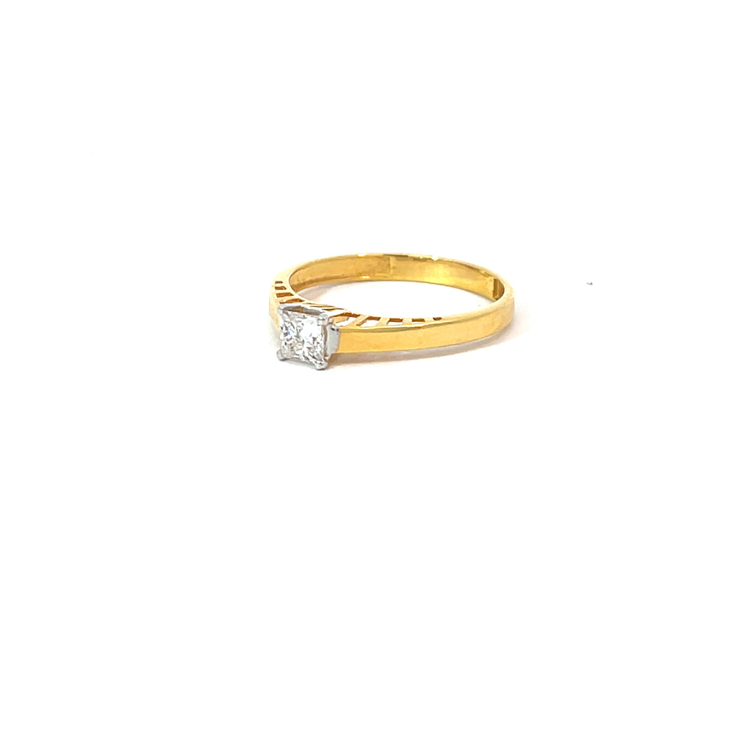 DIAMOND RING