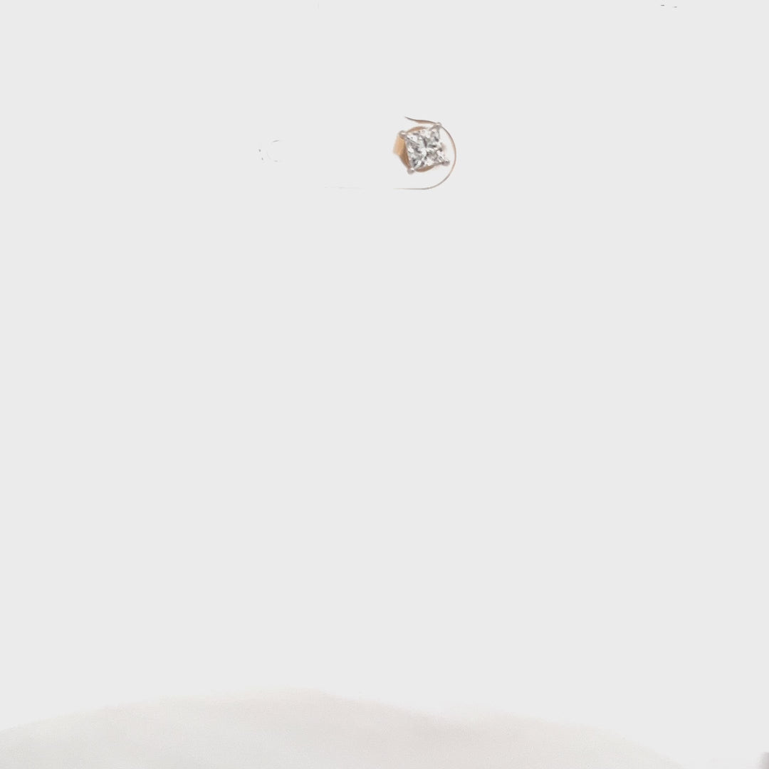 DIAMOND EARRING