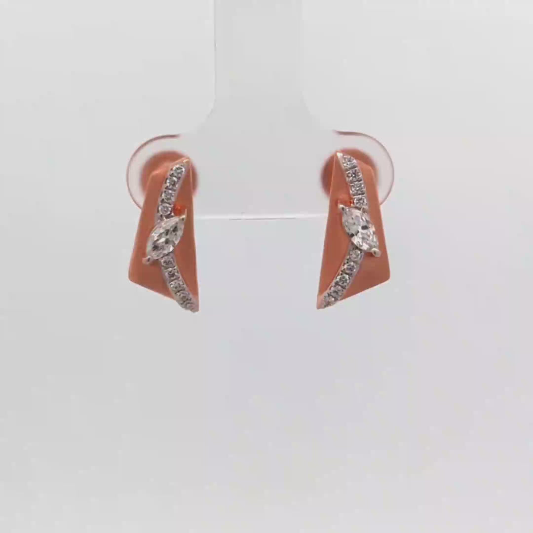 DIAMOND EARRING