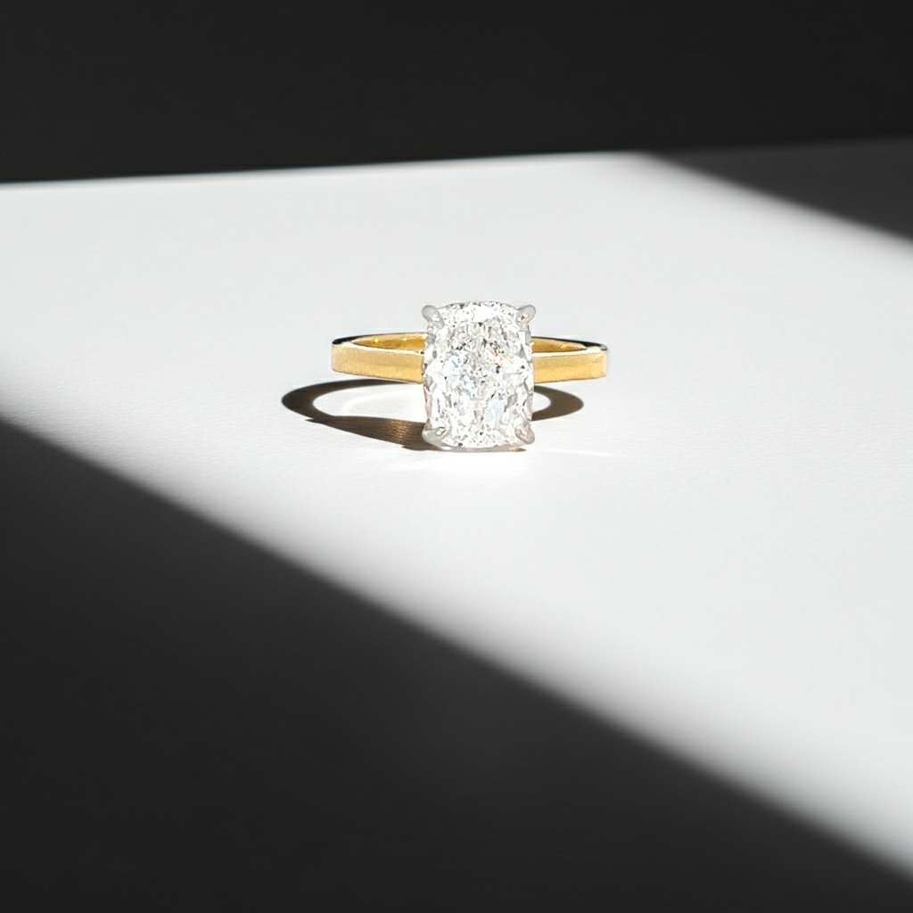 Kama Lumiere Ring