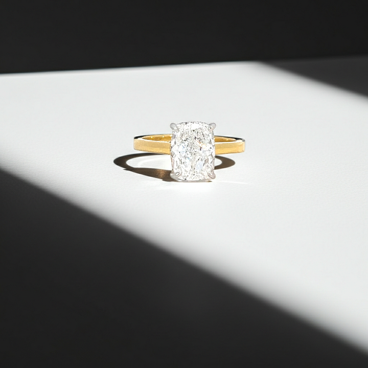 Kama Lumiere Ring