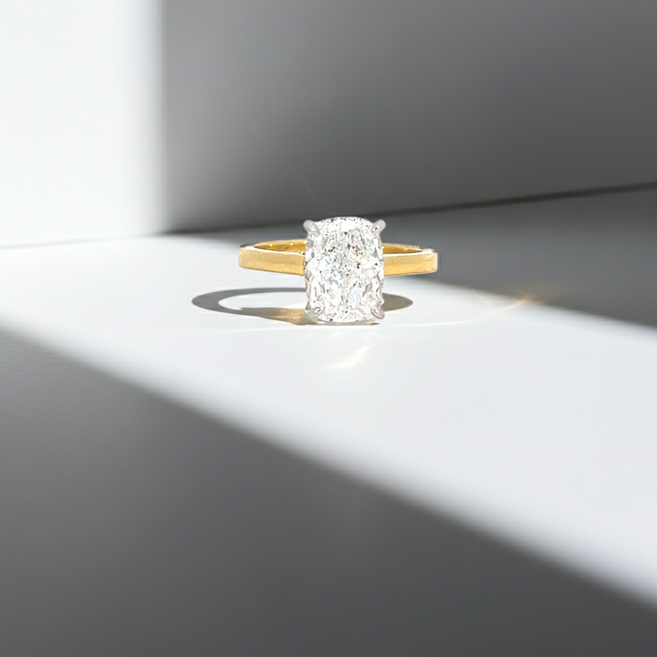 Kama Lumiere Ring