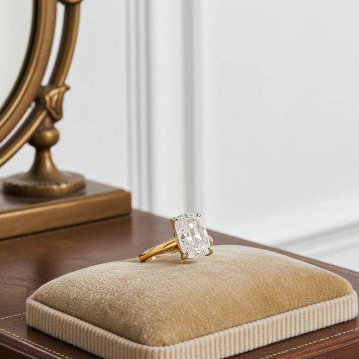 Kama Lumiere Ring