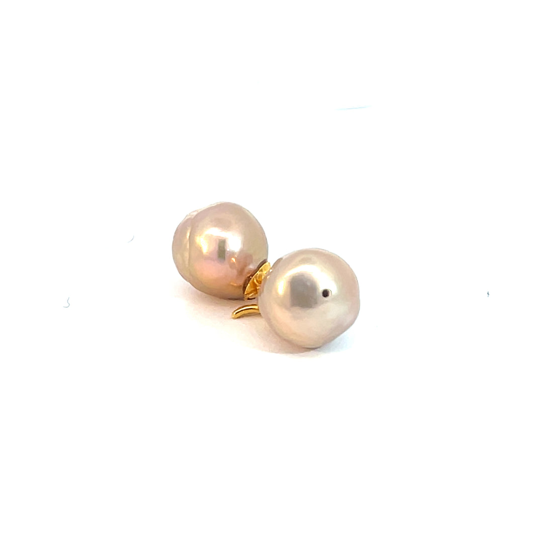 Pearl Earring