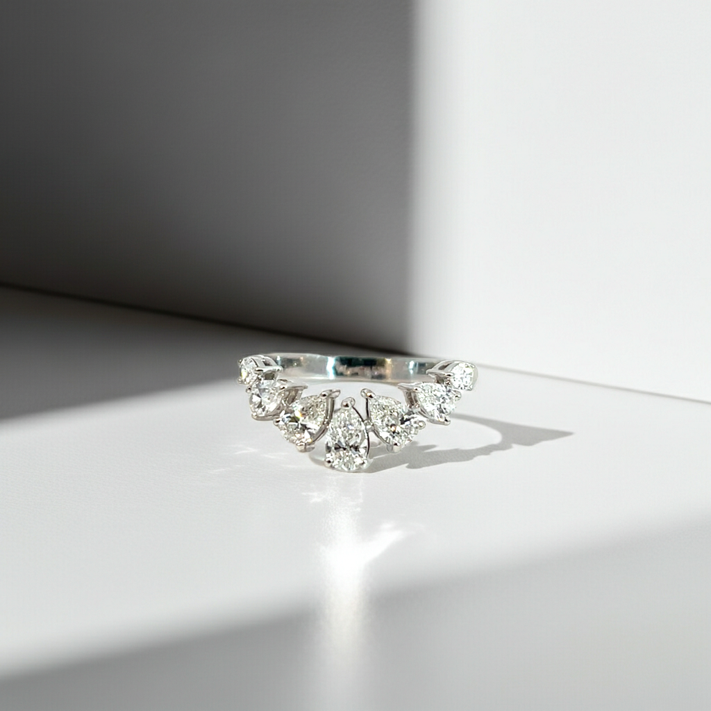 Kama Lumiere Ring