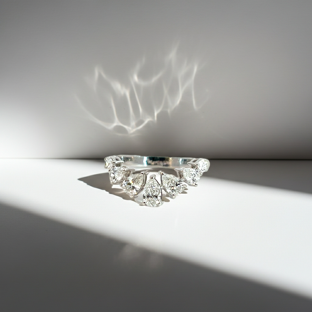 Kama Lumiere Ring