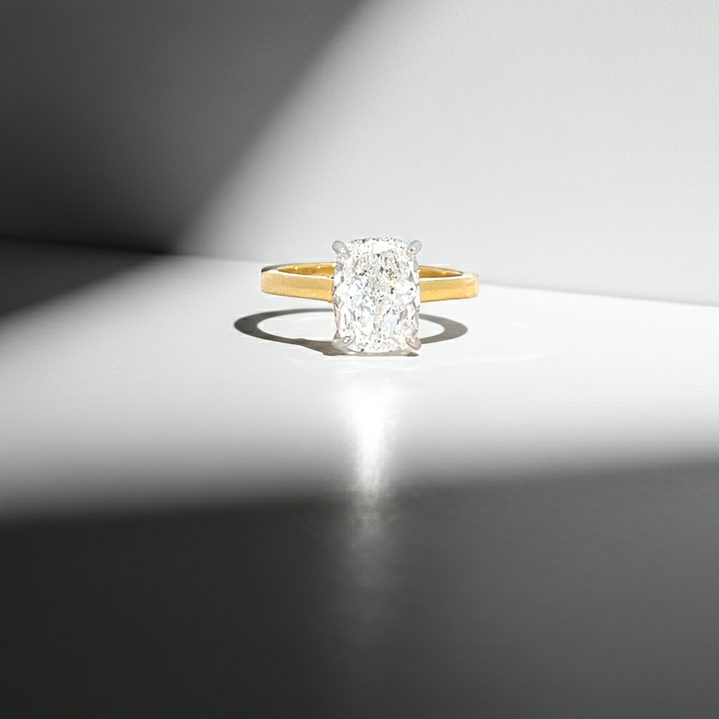 Kama Lumiere Ring