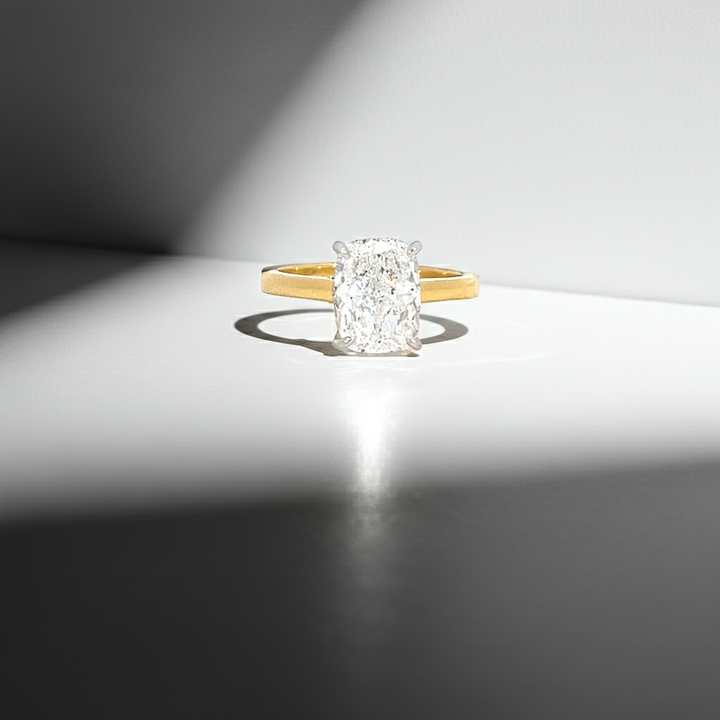 Kama Lumiere Ring