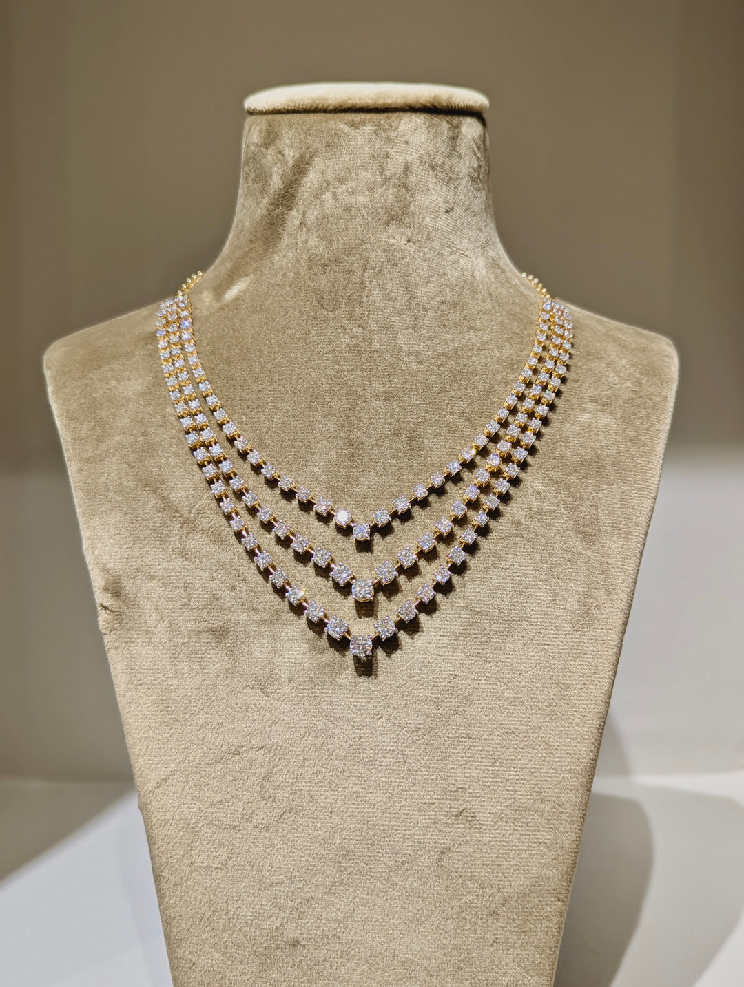 DIAMOND NECKLACE