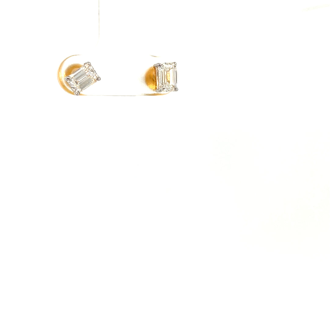 DIAMOND EARRING