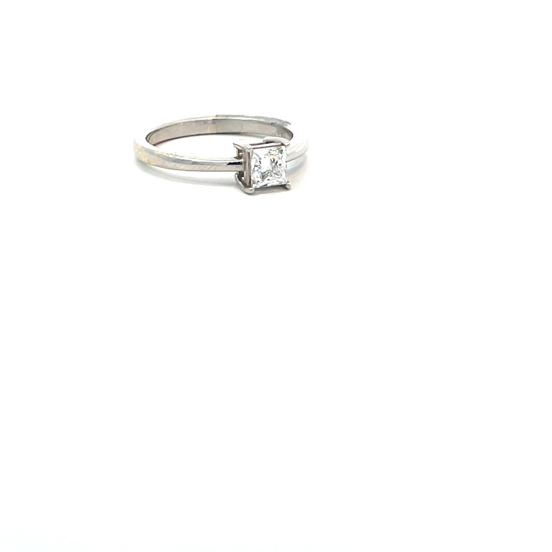 DIAMOND RING