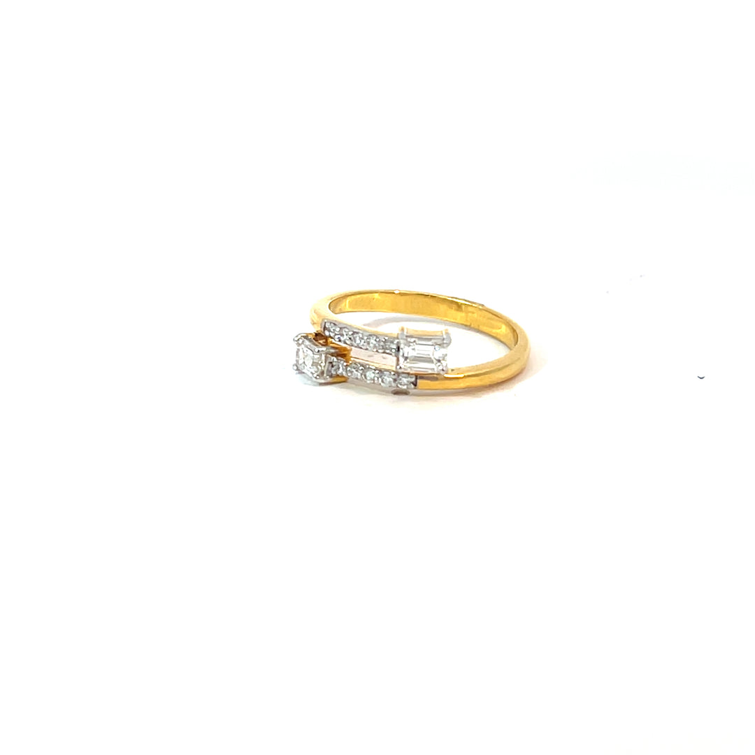 DIAMOND RING