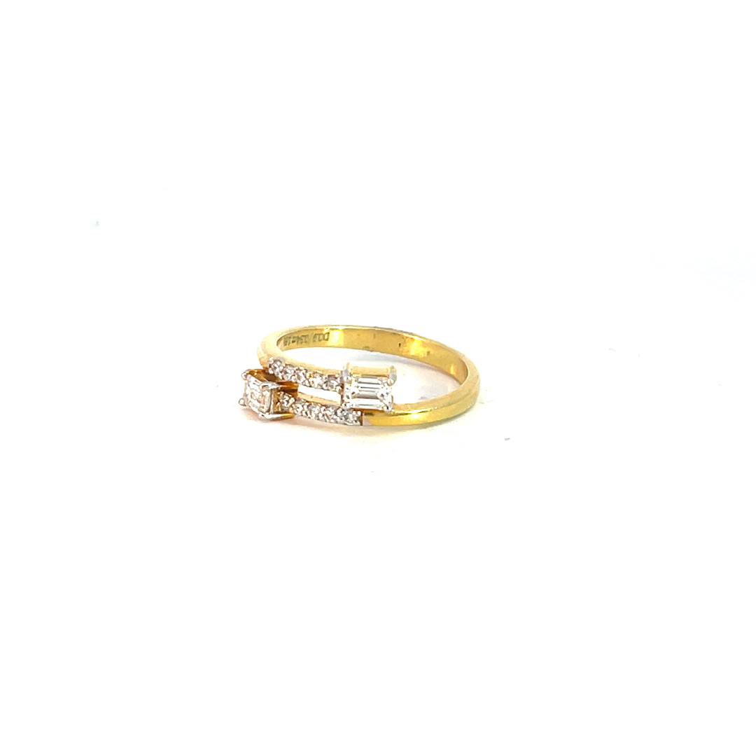 DIAMOND RING