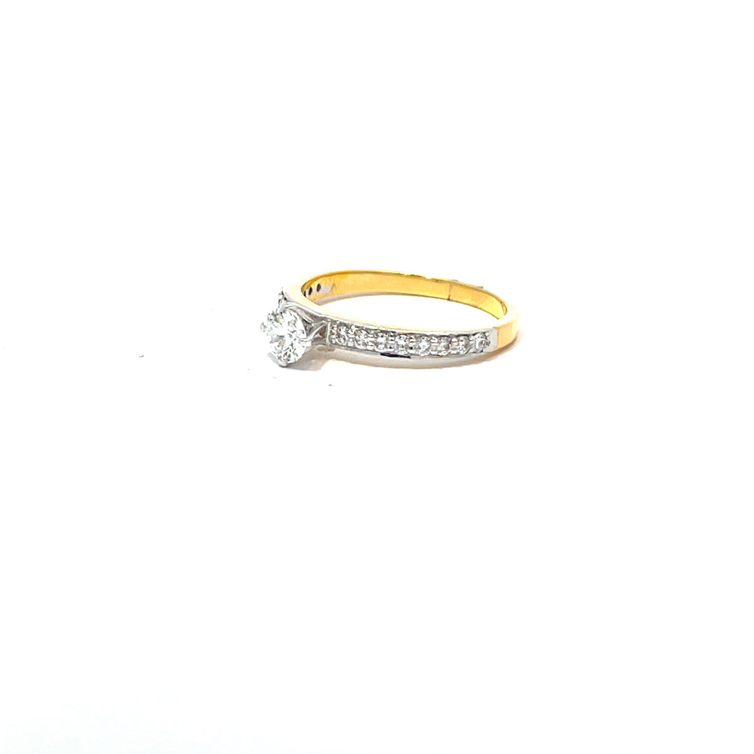 DIAMOND RING