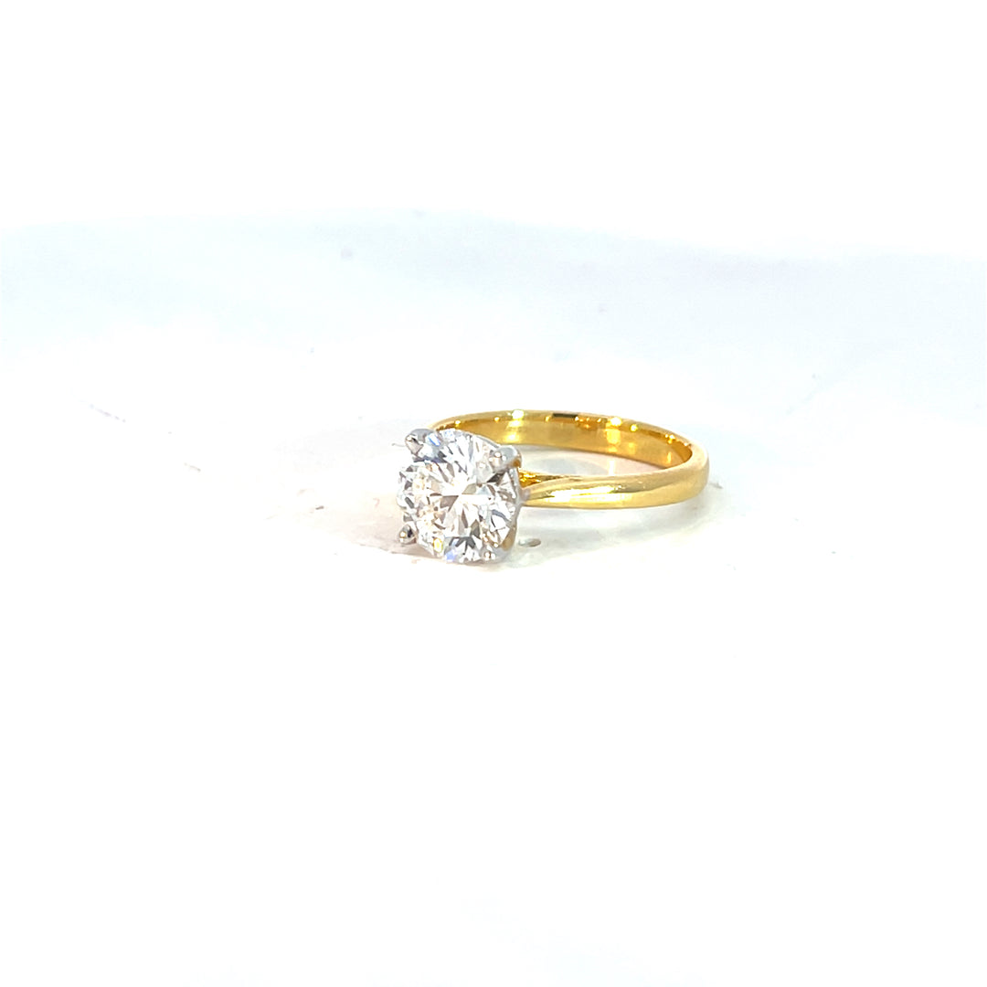 DIAMOND RING