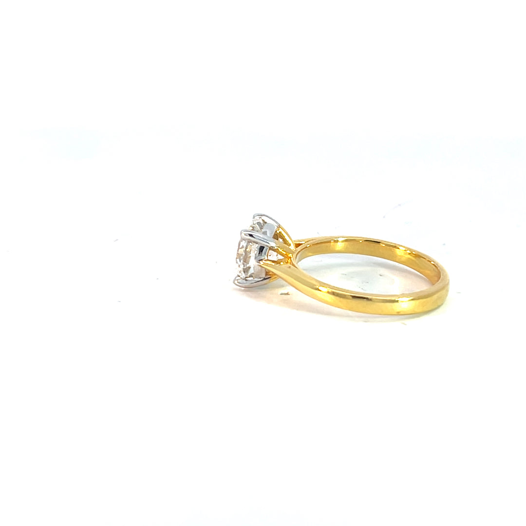 DIAMOND RING