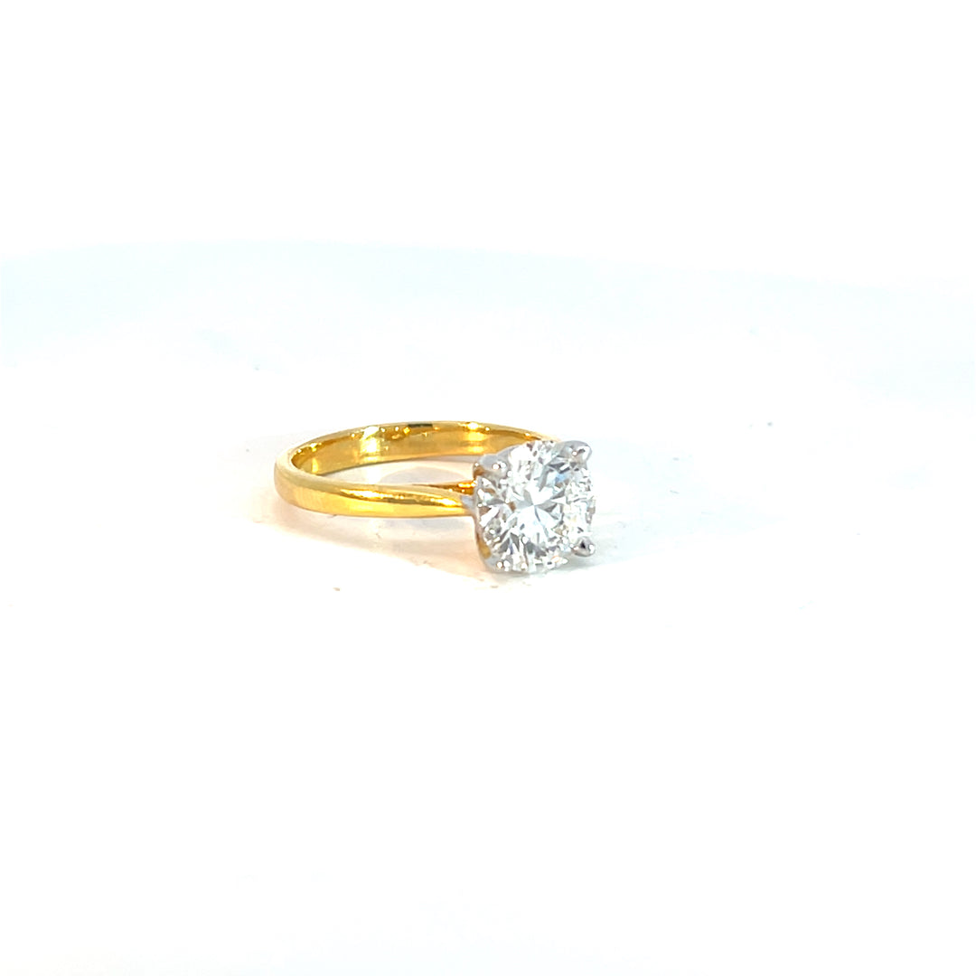 DIAMOND RING