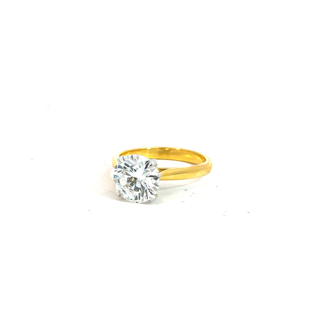 DIAMOND RING