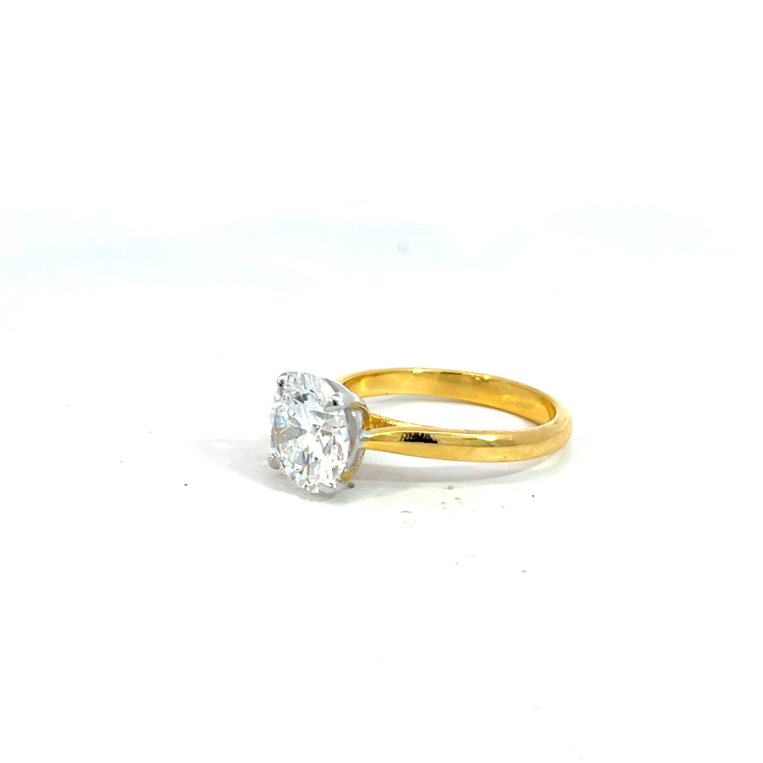DIAMOND RING