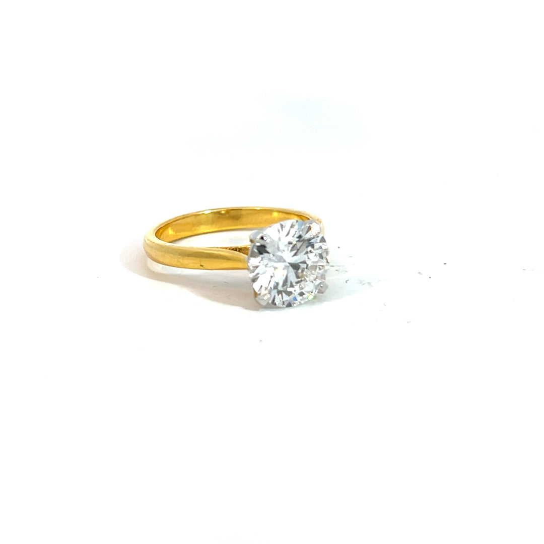 DIAMOND RING