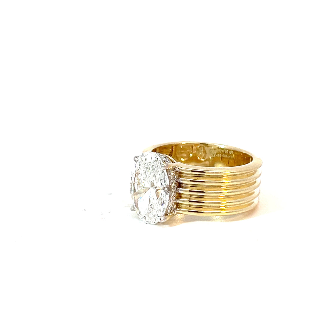 DIAMOND RING