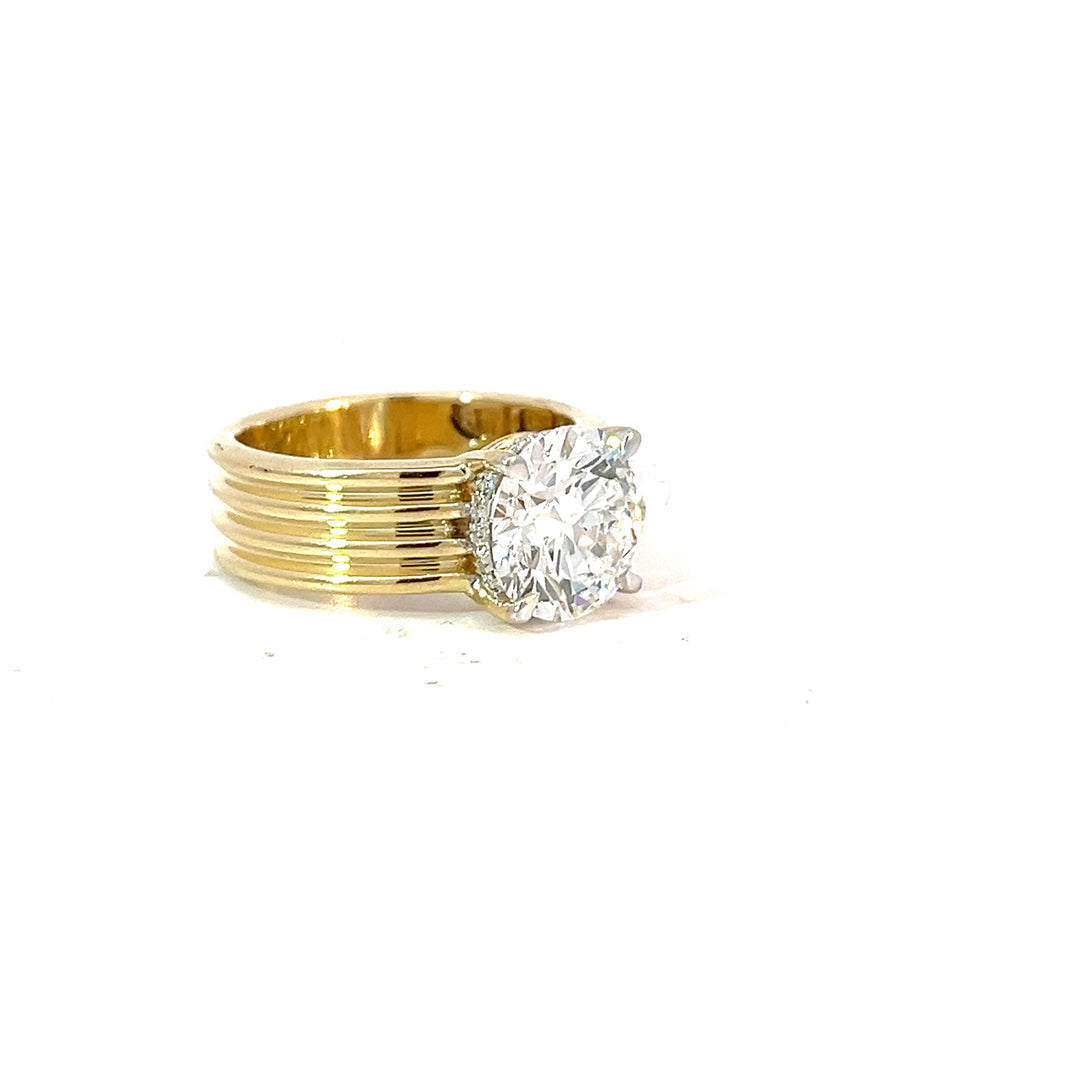 DIAMOND RING