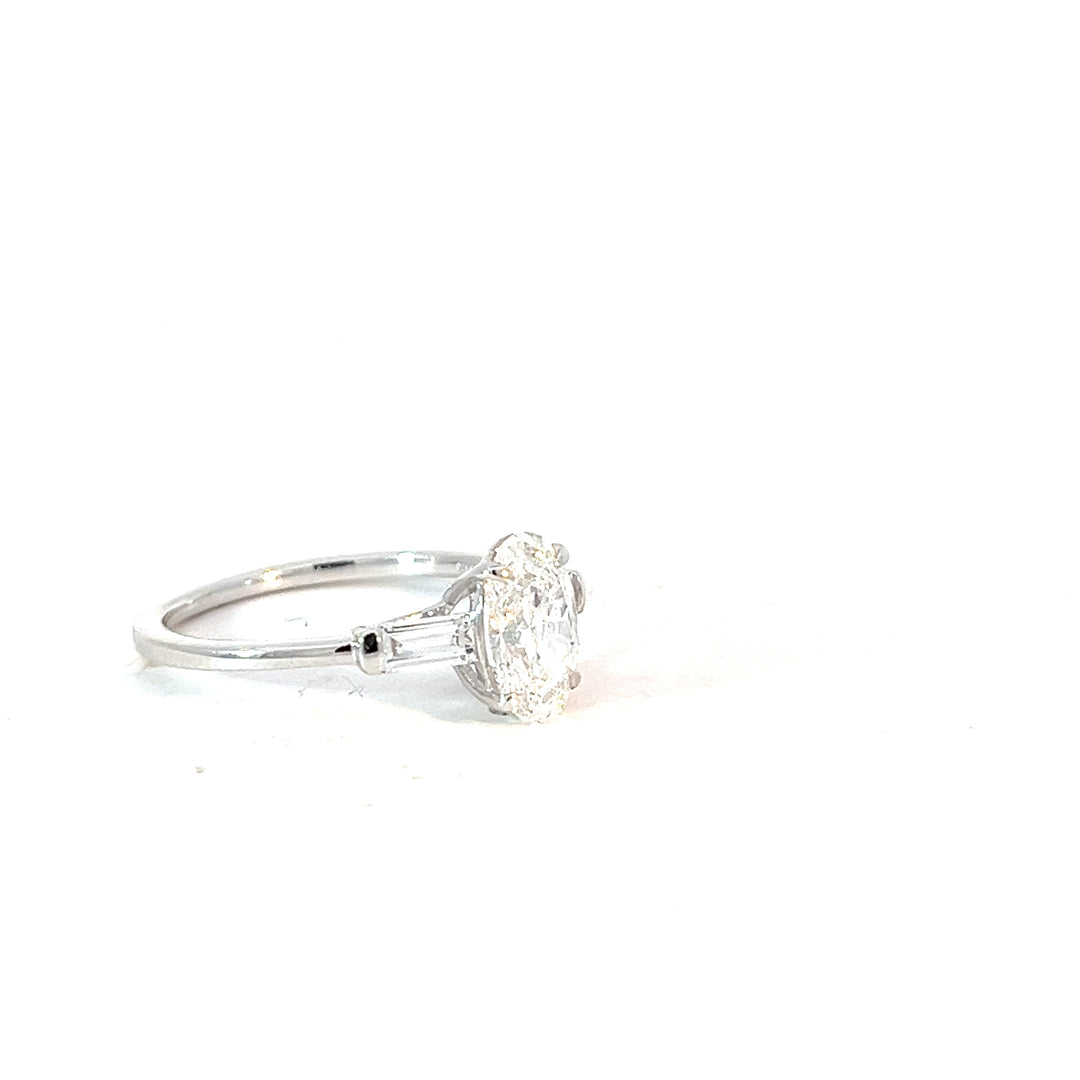 DIAMOND RING