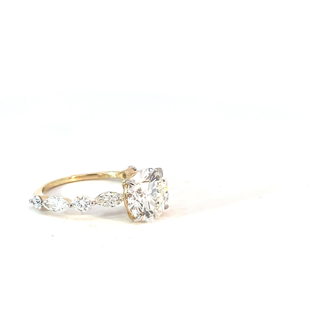DIAMOND RING