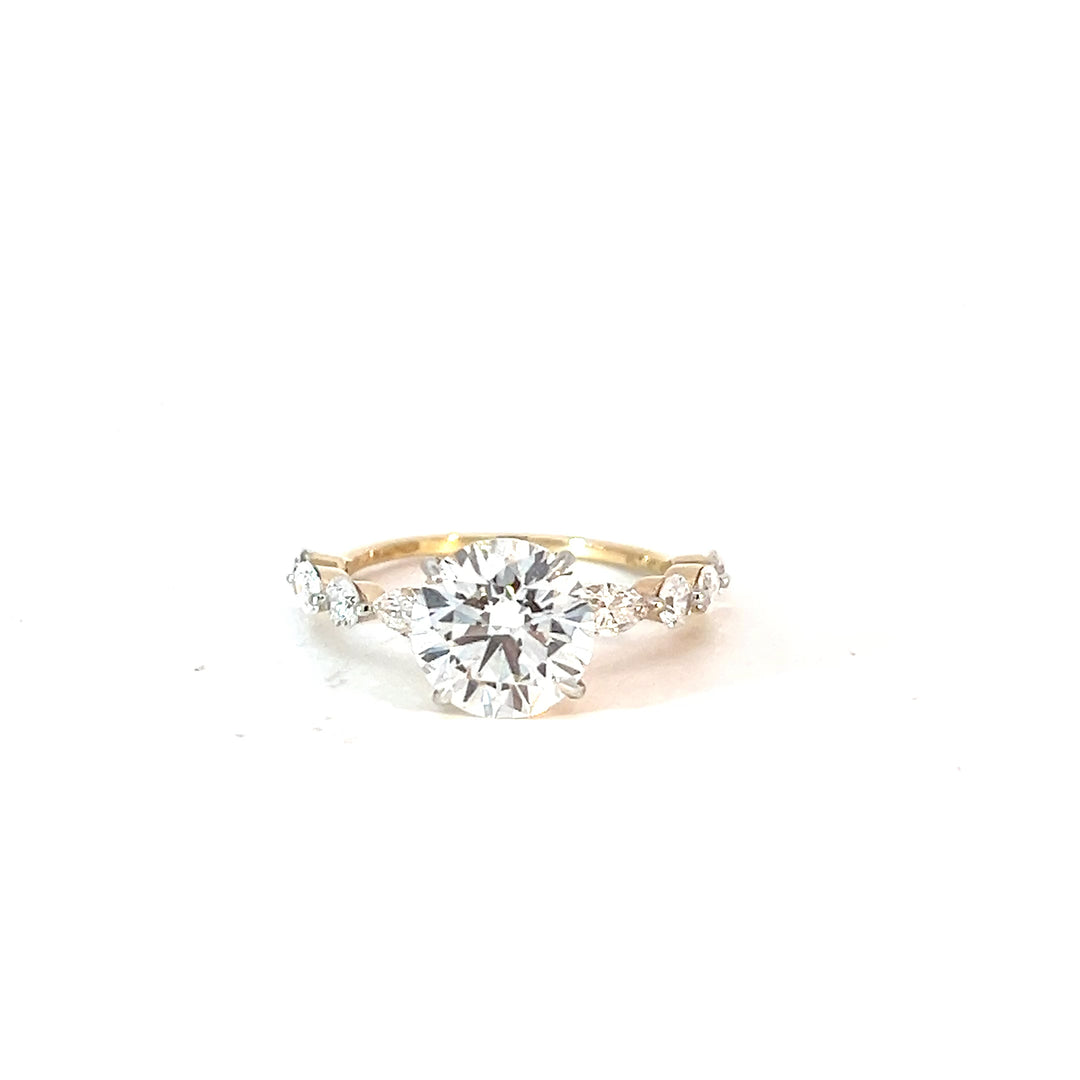 DIAMOND RING