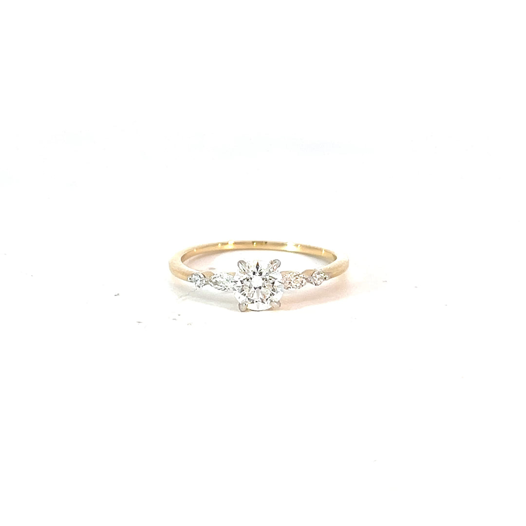 DIAMOND RING