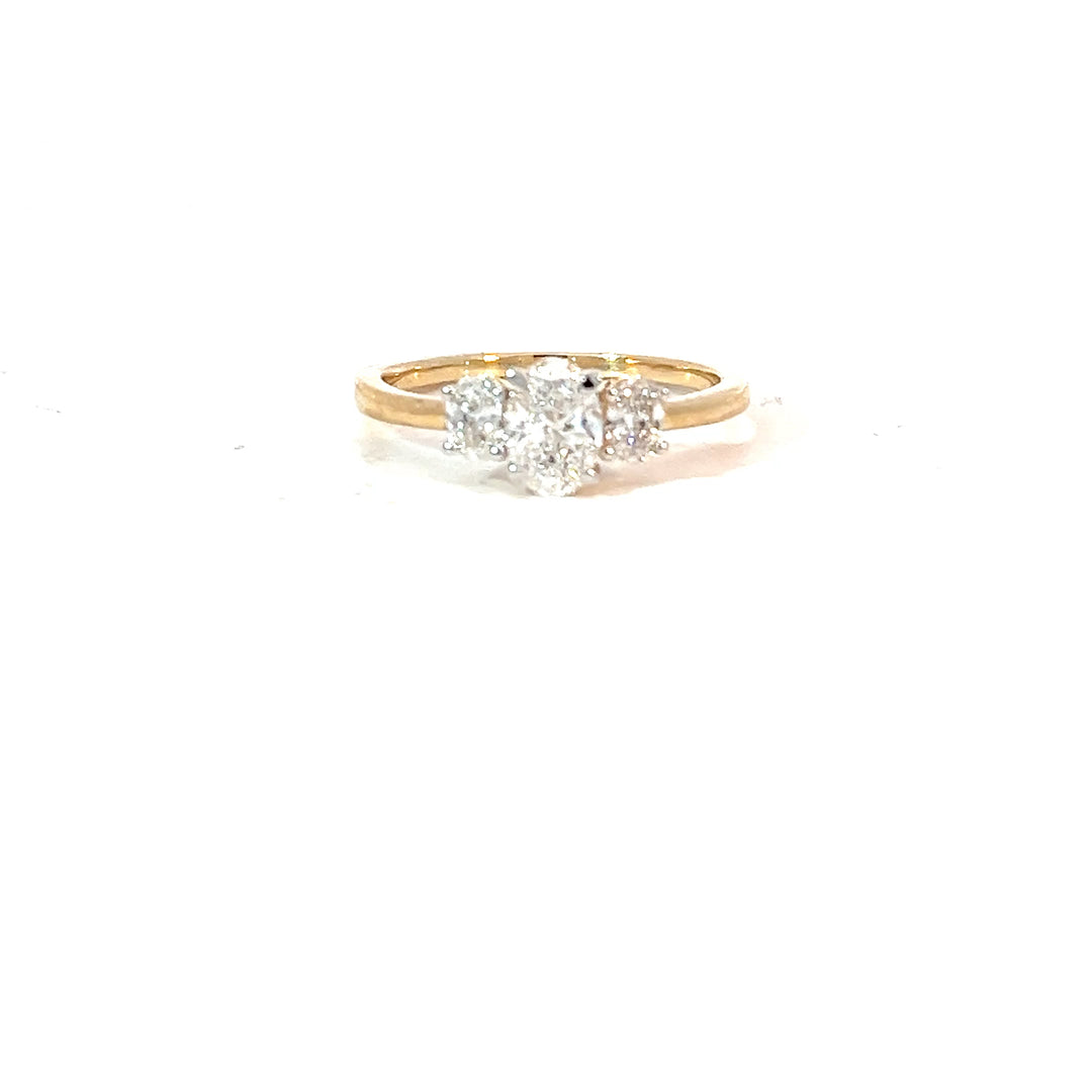 DIAMOND RING
