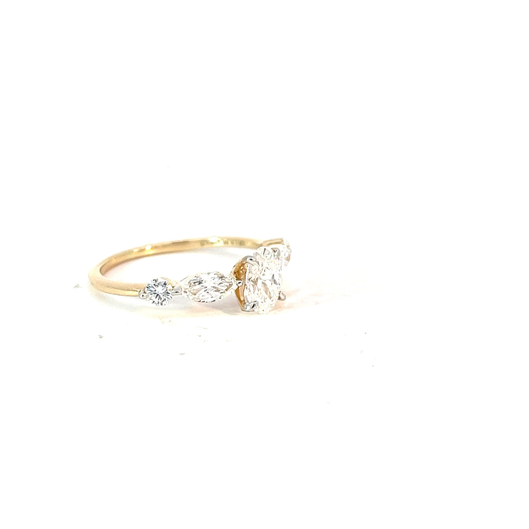 DIAMOND RING