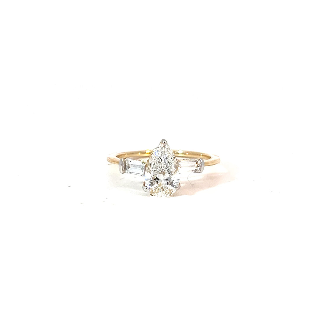 DIAMOND RING