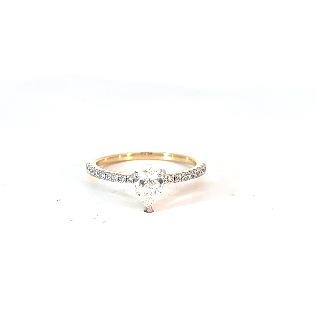 DIAMOND RING
