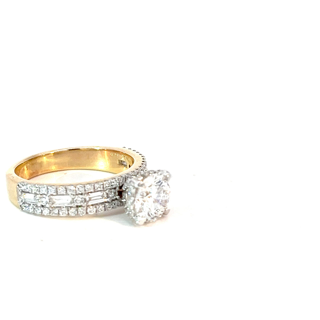 DIAMOND RING