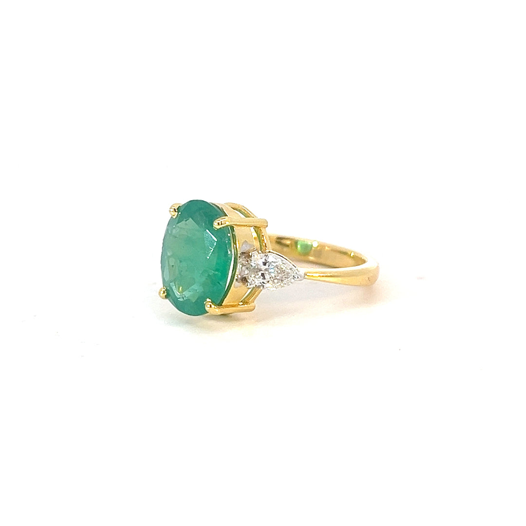 DIAMOND RING