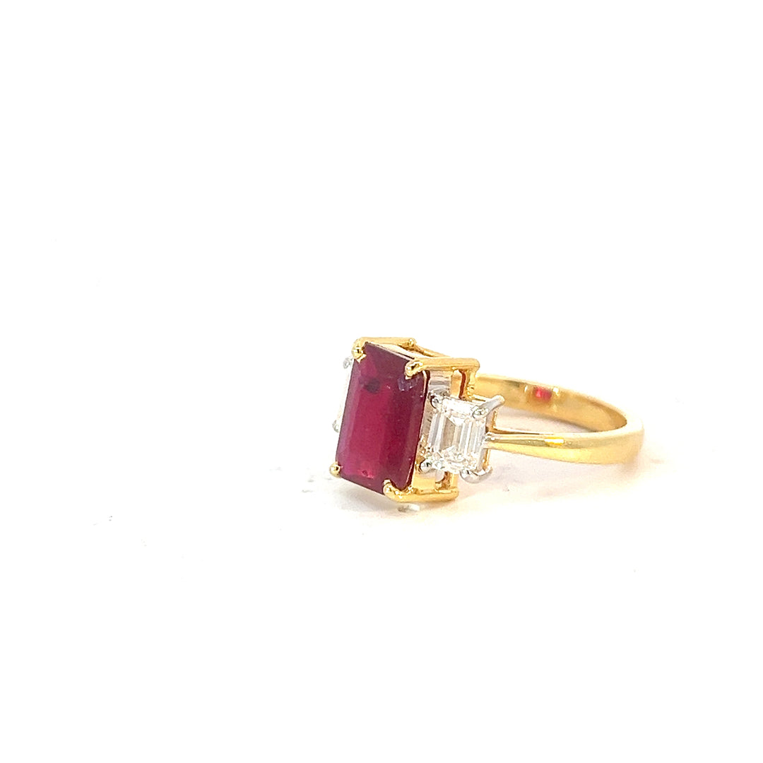 DIAMOND RING