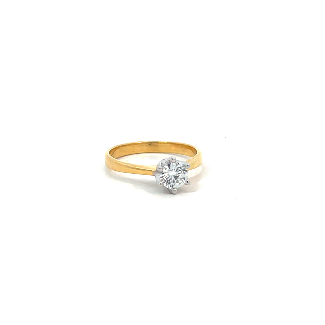 DIAMOND RING