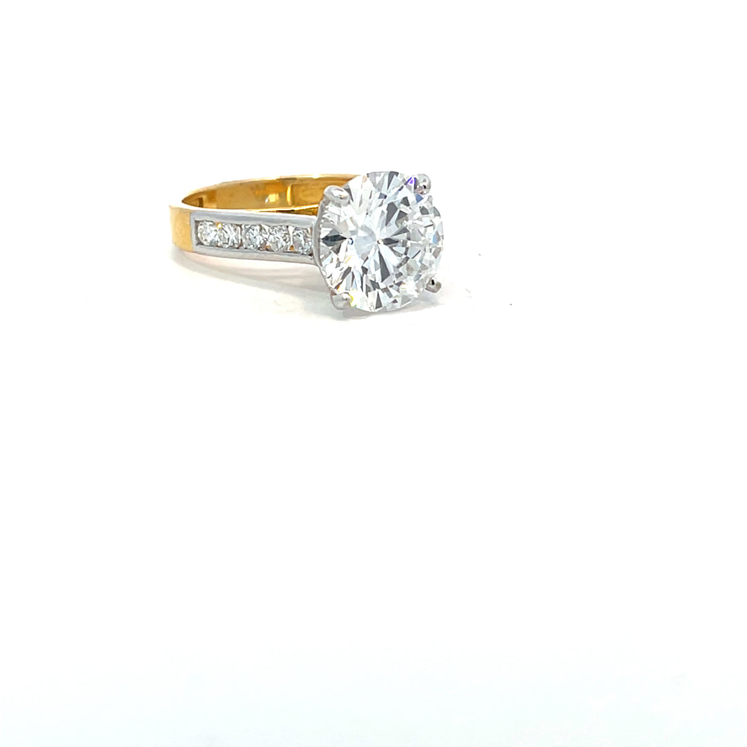 DIAMOND RING