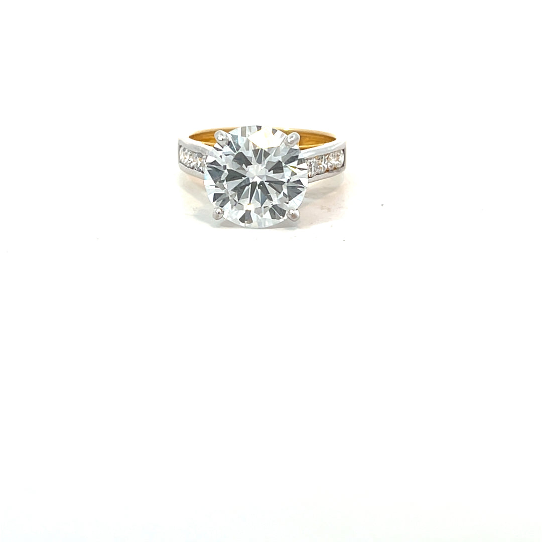 DIAMOND RING