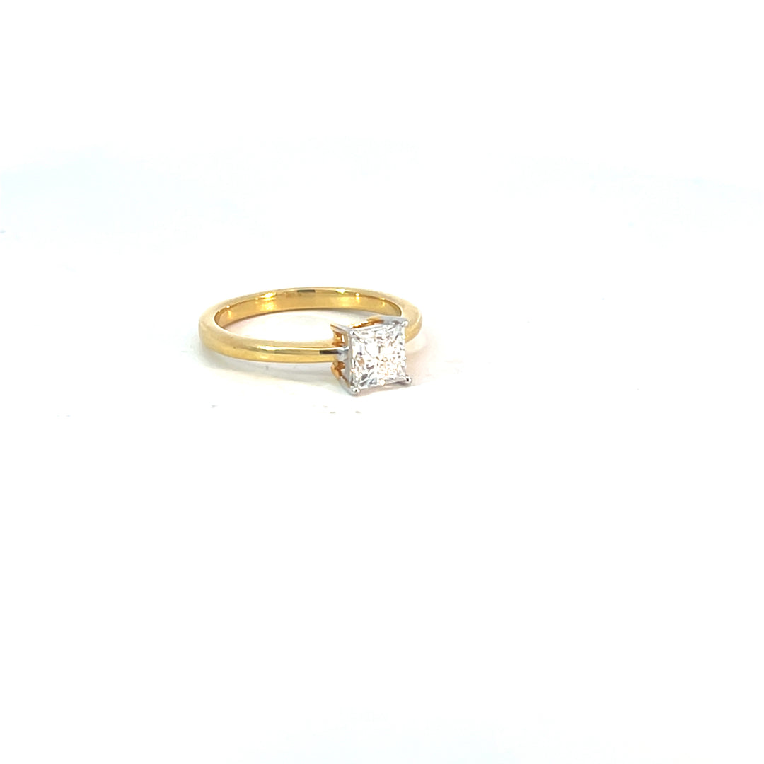 DIAMOND RING